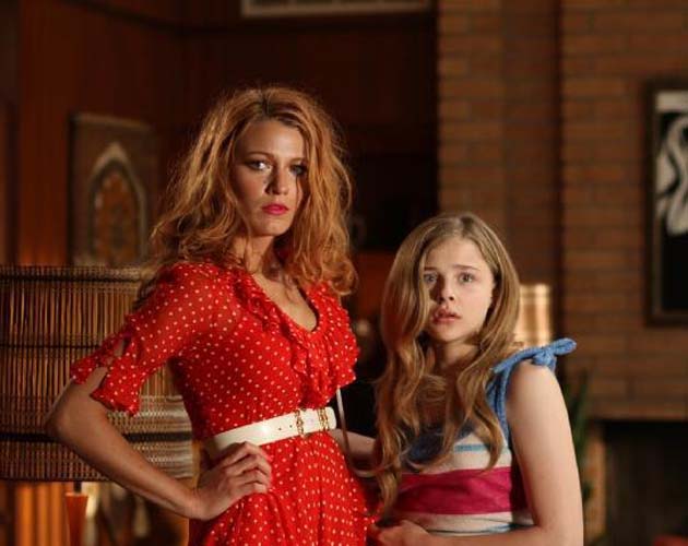 Chloë Grace Moretz y Blake Lively protagonizan el póster de 'Hick'