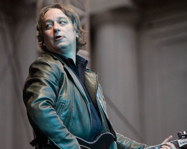 Peter Buck (R.E.M.) prepara un disco en solitario