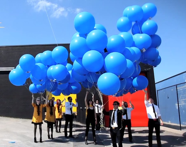 Jack White lanza su nuevo single en globos de helio