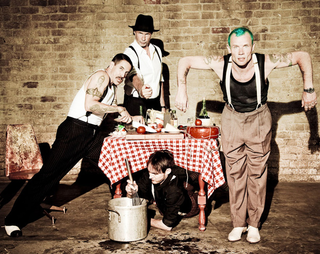 Los Red Hot Chili Peppers anuncian un EP de versiones de David Bowie, los Beach Boys y más