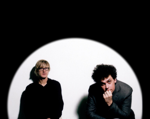 Nuevo videoclip de Simian Mobile Disco: 'Put Your Hands Together'