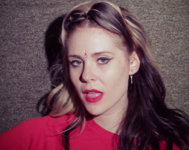 Kate Nash se transforma en una Riot girrrl