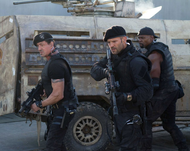 Póster definitivo de 'Los Mercenarios 2', sin palabras