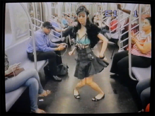 The Raveonettes - She Owns The Streets