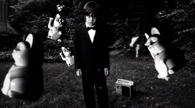 Maneki-nekos voladores y niños rarunos en el nuevo videoclip de The Walkmen