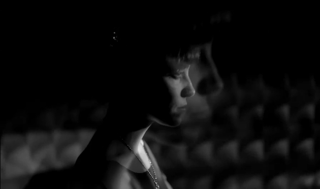 Feist presenta el elegantísimo videoclip para 'Anti-Pioneer'