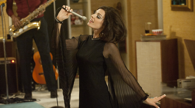 Jessica Paré (Mad Men) canta junto a Jesus and Mary Chain en Toronto