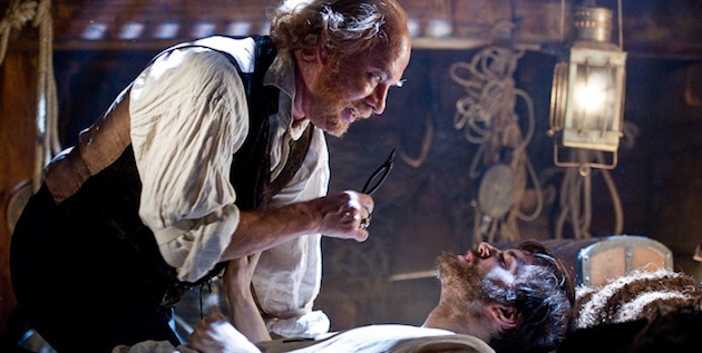 Jim Broadbent y Jim Sturgess en Cloud Atlas.