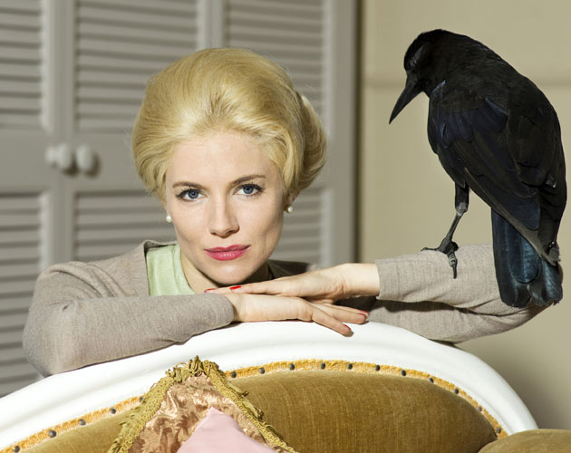 La tormentosa relación de Alfred Hitchcock y Tippi Hedren en el primer trailer de 'The Girl'