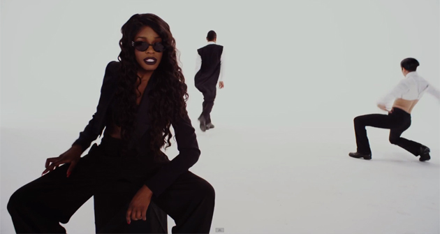 Azealia Banks vuelve a los felices noventa en su nuevo videoclip: '1991'