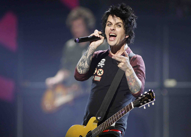 Billie Joe Armstrong (Green Day) pierde los papeles en un concierto y entra en rehabilitación