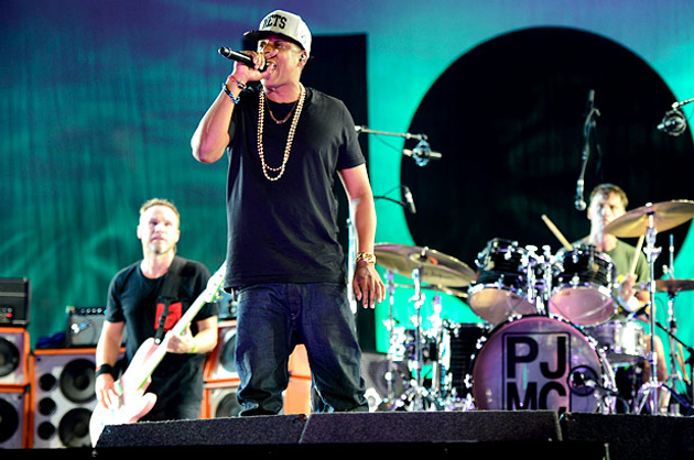 Jay Z y Pearl Jam tocan juntos '99 problems' en el Made In America