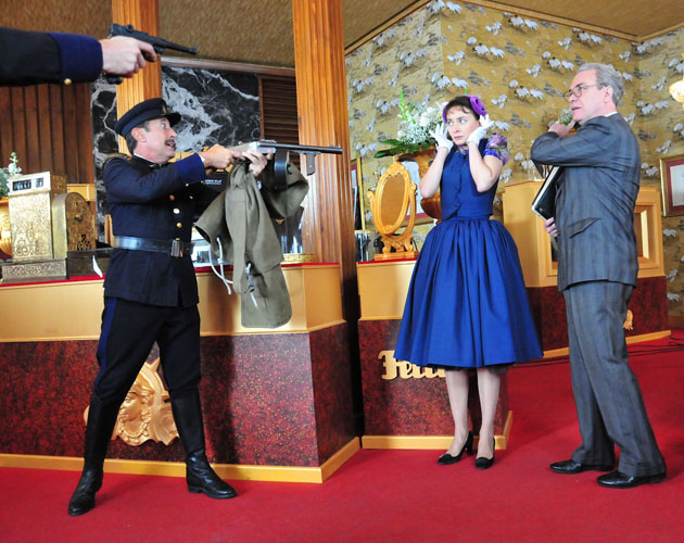 Looper, Atraco, Paranormal Activity 4 y más llegan hoy a los cines