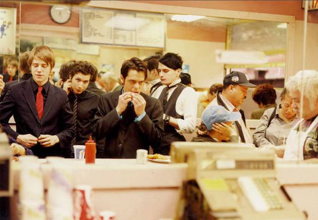 Interpol anuncia una reedición de su álbum debut: 'Turn On the Bright Lights'