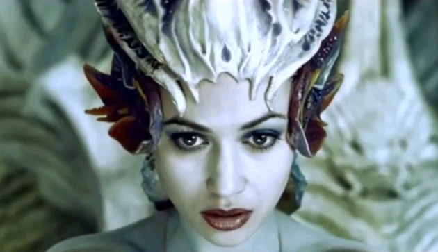 Primer trailer de la cara y terrible Empires Of The Deep con Olga Kurylenko