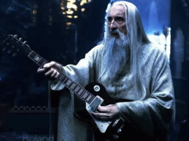 Los villancios de Christopher Lee te desean Feliz Navidad Heavy Metal