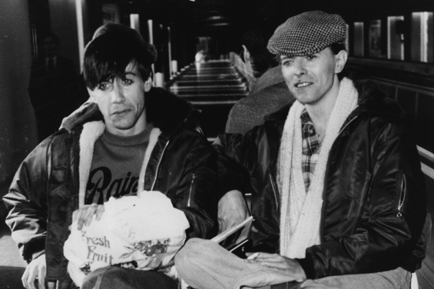 iggy pop y david bowie de fiesta en berlin