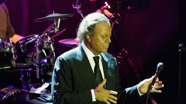 julio iglesias starlite marbella 2013