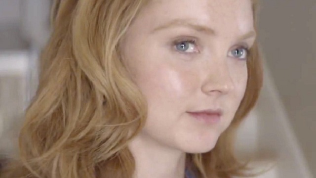 Quemada por promiscua en 'Sacrilege', el nuevo vídeo de los Yeah Yeah Yeahs