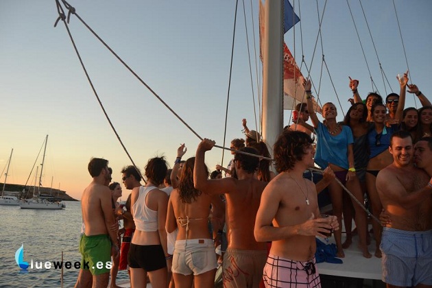 alquilar barco para fiestas en ibiza