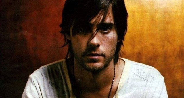 30 Secons To Mars actúa en vivo en una iglesia