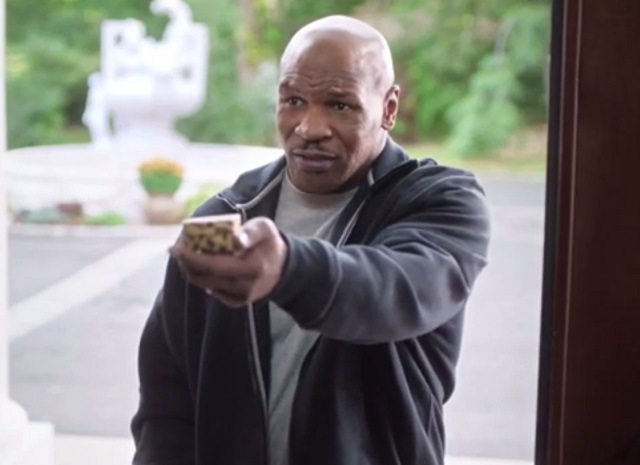 Mike Tyson devuelve la oreja de Evander Holyfield