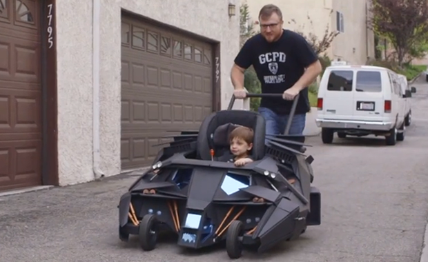 Padre construye Batmóbil para su hijo