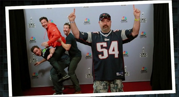 Photobomb: Chris Evans y Chris Pratt destruyen las fotos de la Super Bowl Photobomb: Chris Evans y Chris Pratt destruyen las fotos de la Super Bowl