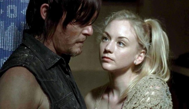 Norman Reedus y Emily Kinney de 'The Walking Dead' pillados