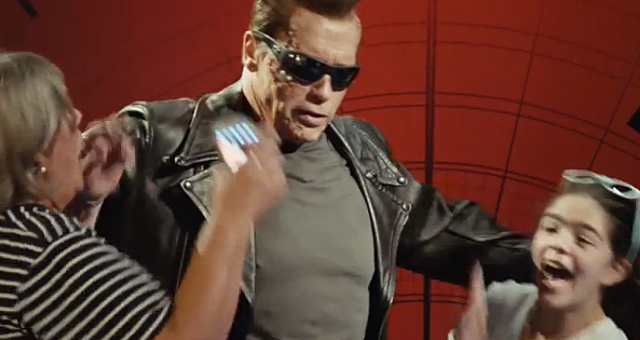 La broma de Terminator en el Museo de Cera con Arnold Schwarzenegger
