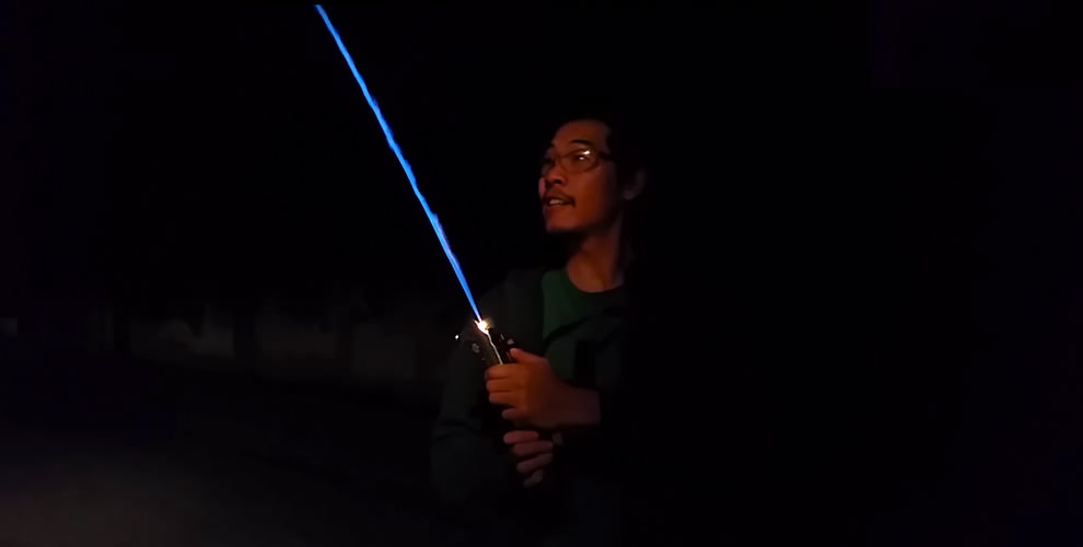 Os presentamos… ¡el primer sable de luz real!