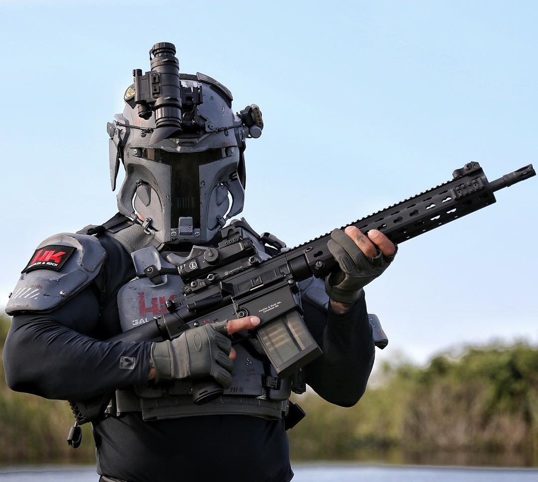 Una armadura de combate funcional basada en Boba Fett