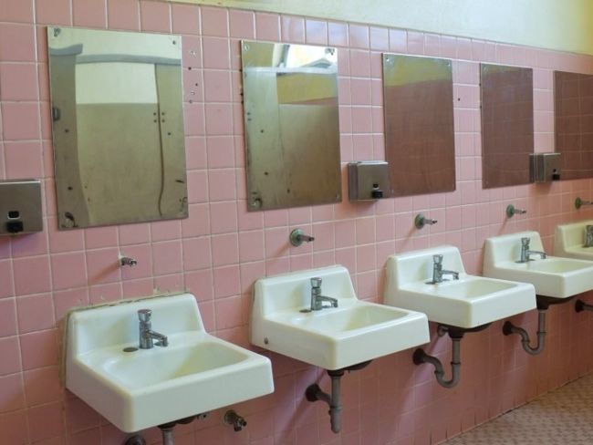 Graban a adolescente teniendo sexo con 25 chicos en instituto