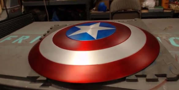 Réplica del escudo del Capitán América, ¡con electroimanes!