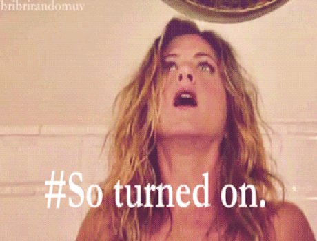 Formas en las que tu novia te engaña en internet