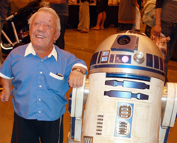 Fallece Kenny Baker, muerto el actor de R2-D2 Fallece Kenny Baker, muerto el actor de R2-D2
