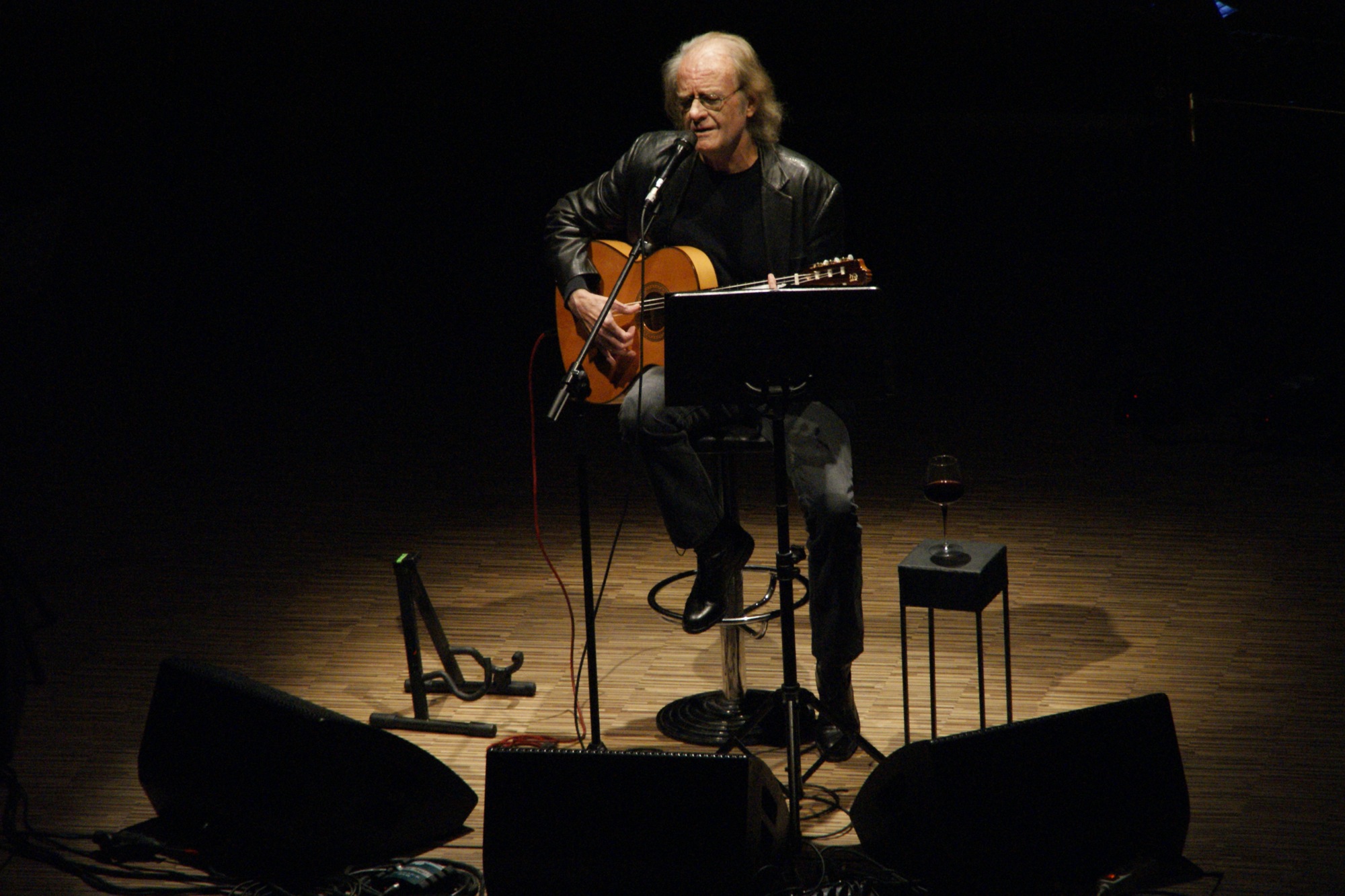 Luis Eduardo Aute está en coma