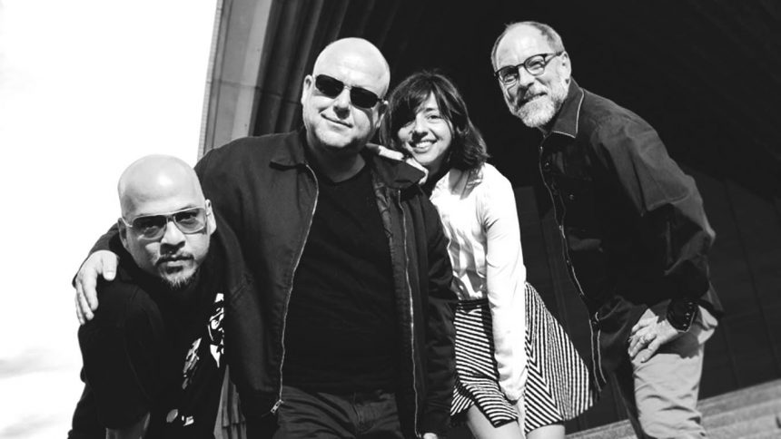 Joey Santiago abandona la gira de Pixies