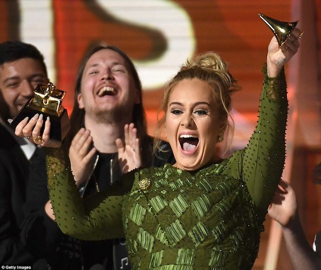 Los ganadores de los Grammy 2017, Adele y Bowie arrasan