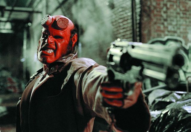 Hellboy será violenta y oscura, una película de terror y superhéroes, dice su director
