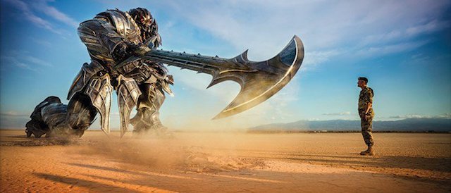 Crítica de Transformers: El Último Caballero, la peor película de Michael Bay