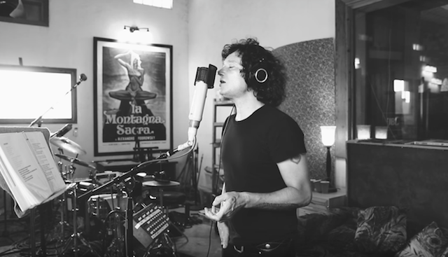 Lo nuevo de Bunbury se llama Expectativas y viene con un corto