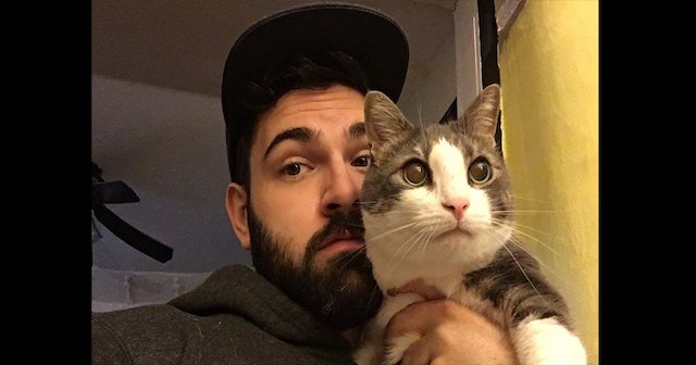 Adam Ellis, el escritor que capturó a un fantasma