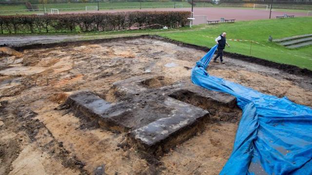 El misterio de la esvástica gigante enterrada en un campo de fútbol El misterio de la esvástica gigante enterrada en un campo de fútbol