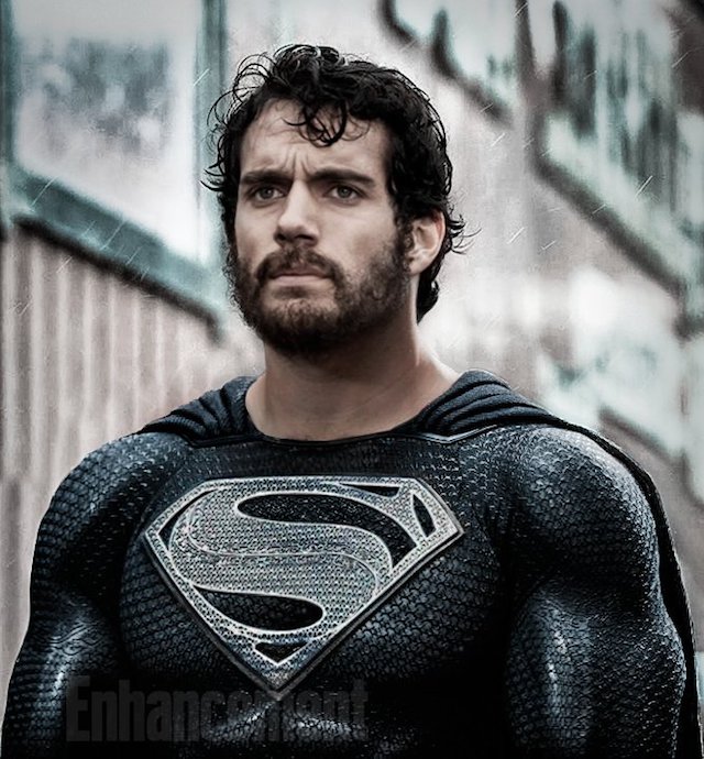 El traje negro de Superman aparece en Justice League