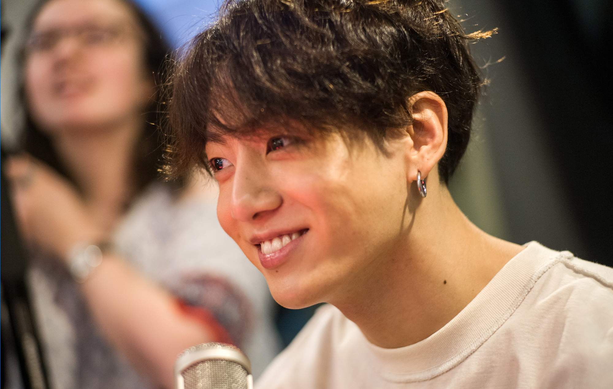 Jungkook de BTS se burla de la nueva música cuando sus amigos y fans 1