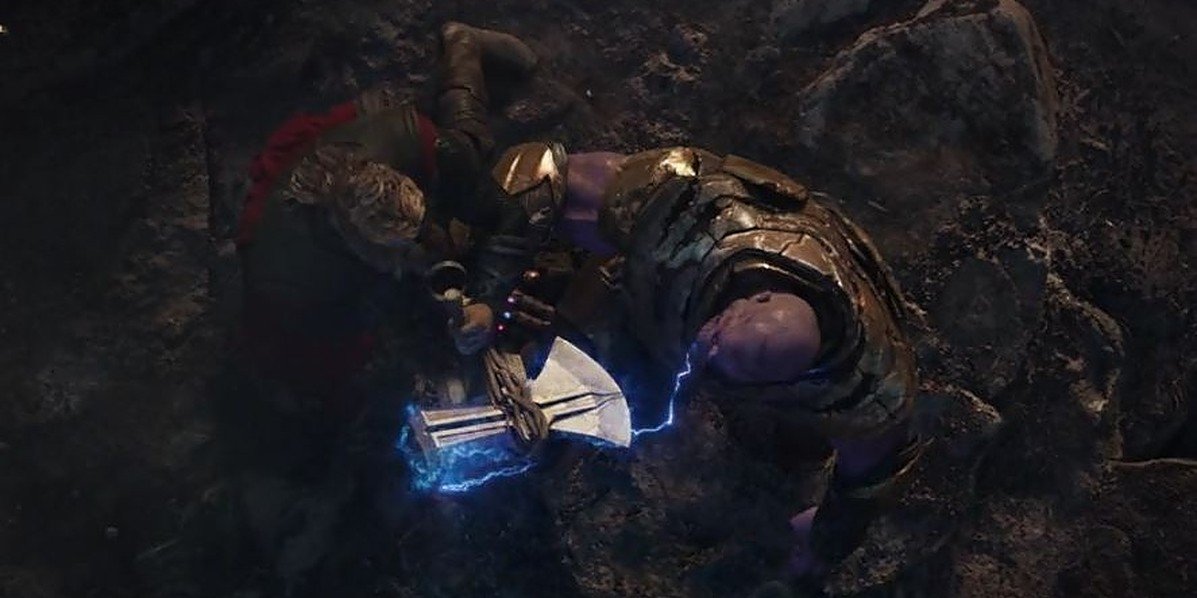 Thor vs Capitán Marvel 4