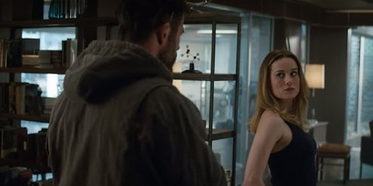 Thor vs Capitán Marvel 10