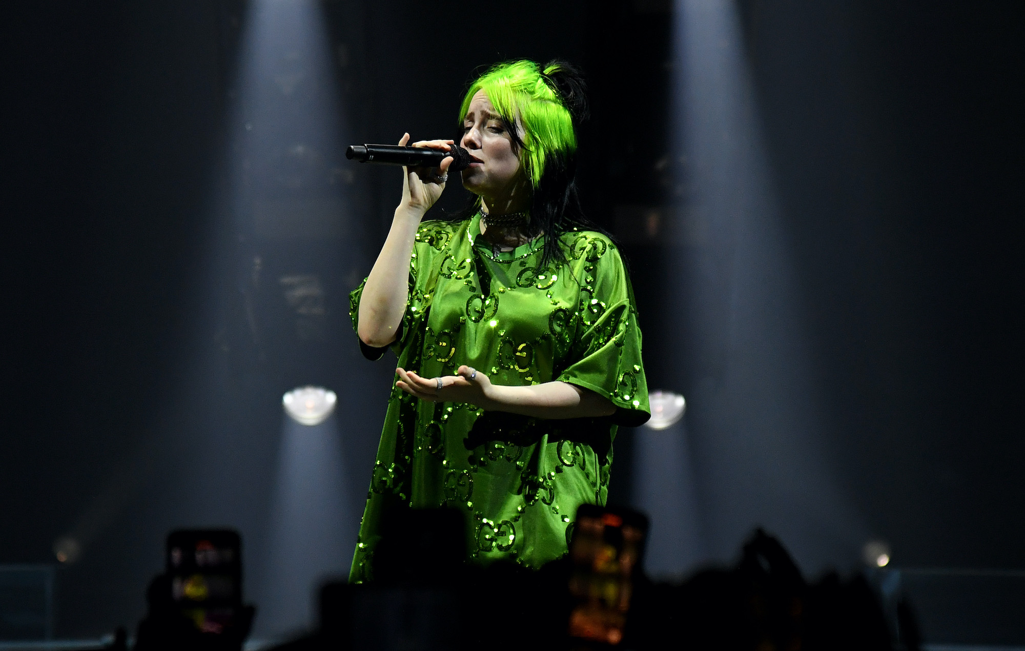 Billie Eilish pospone sus conciertos