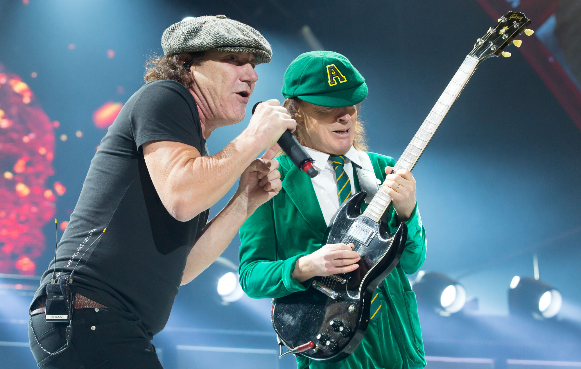 AC/DC dejan caer su mayor indicio de un regreso con un nuevo video de medios sociales